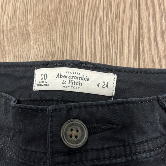 Abercrombie & Fitch cargo shorts - Picture 2 of 3